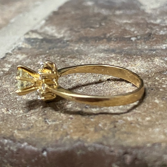 GENUINE NATURAL DIAMOND Engagement Ring Solid 14KT GOLD - Picture 8 of 17